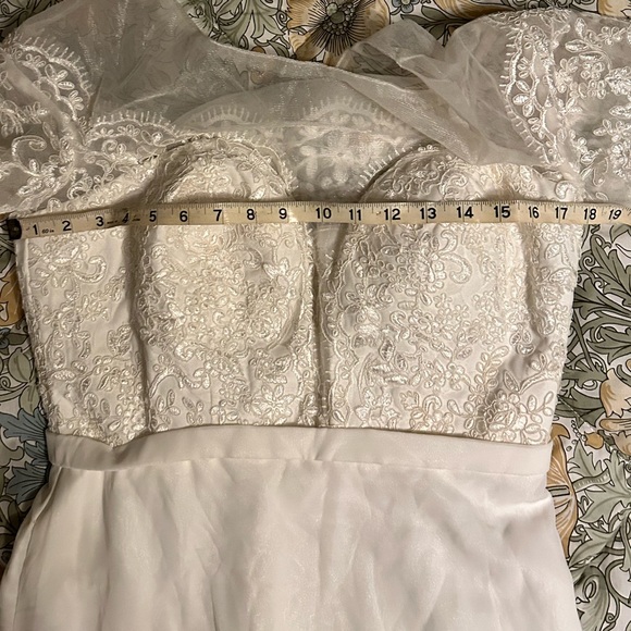 Hebeos wedding Dress with Train - Picture 14 of 16